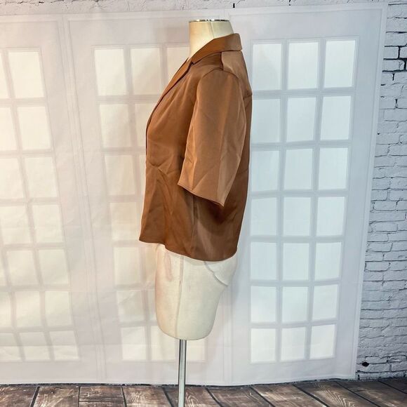 House of Harlow Short Sleeve Collar Button Down Satin Brown Crop Blouse Sz S NWT - Picture 8 of 12